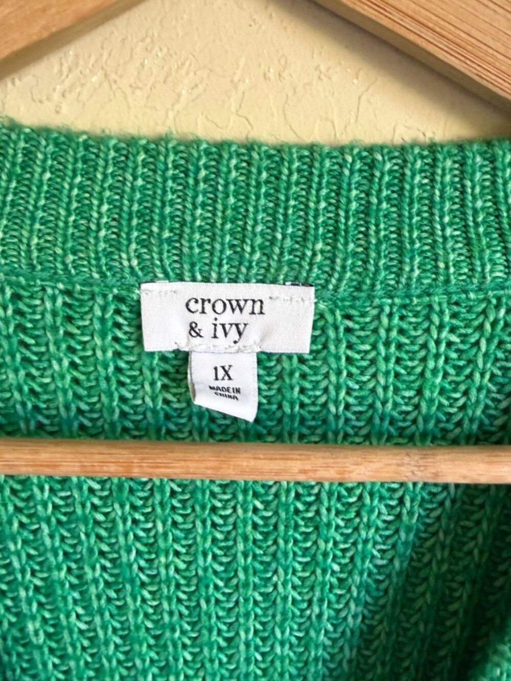 Crown & Ivy 1X Green Cable Knit Puff Sleeve Crewneck Sweater - Picture 4 of 7